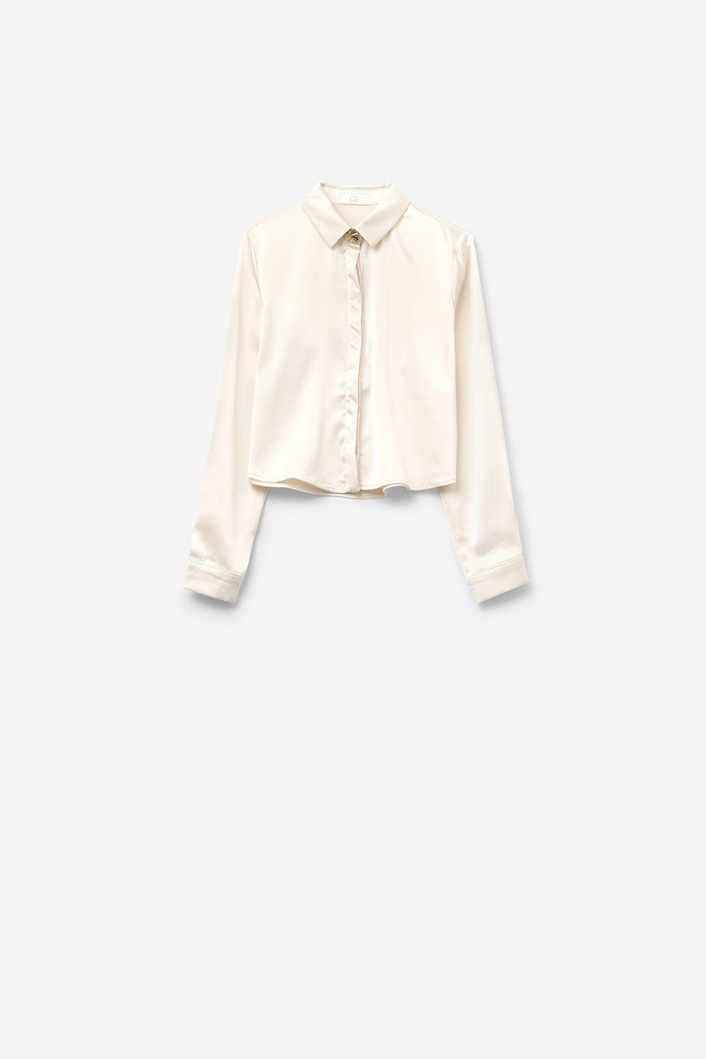 Q2 Camisa de cetim texturizado com corte em creme