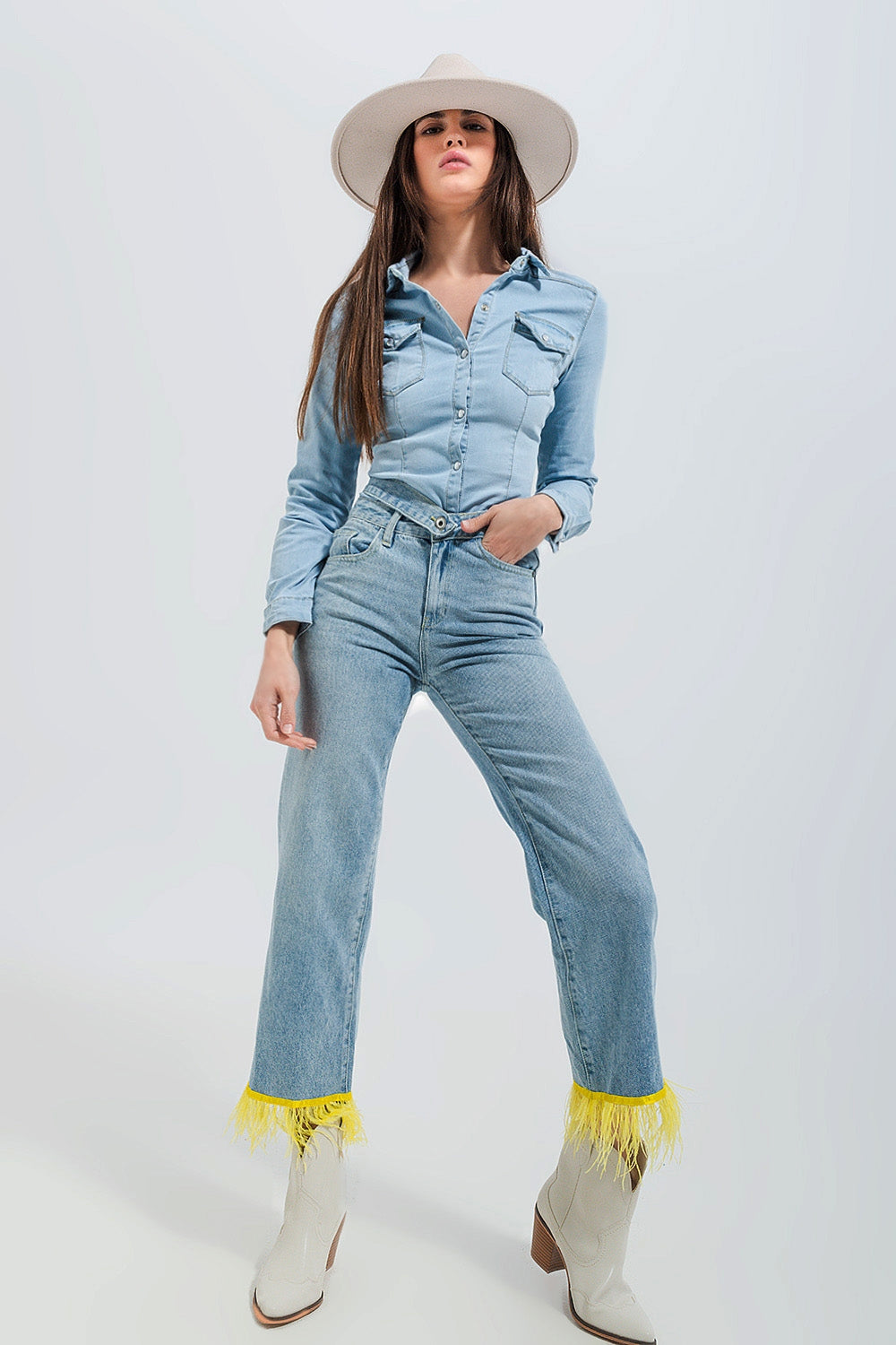 Camisa de ganga tipo western em azul claro