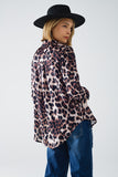 camisa de leopardo com pormenor em cetim preto
