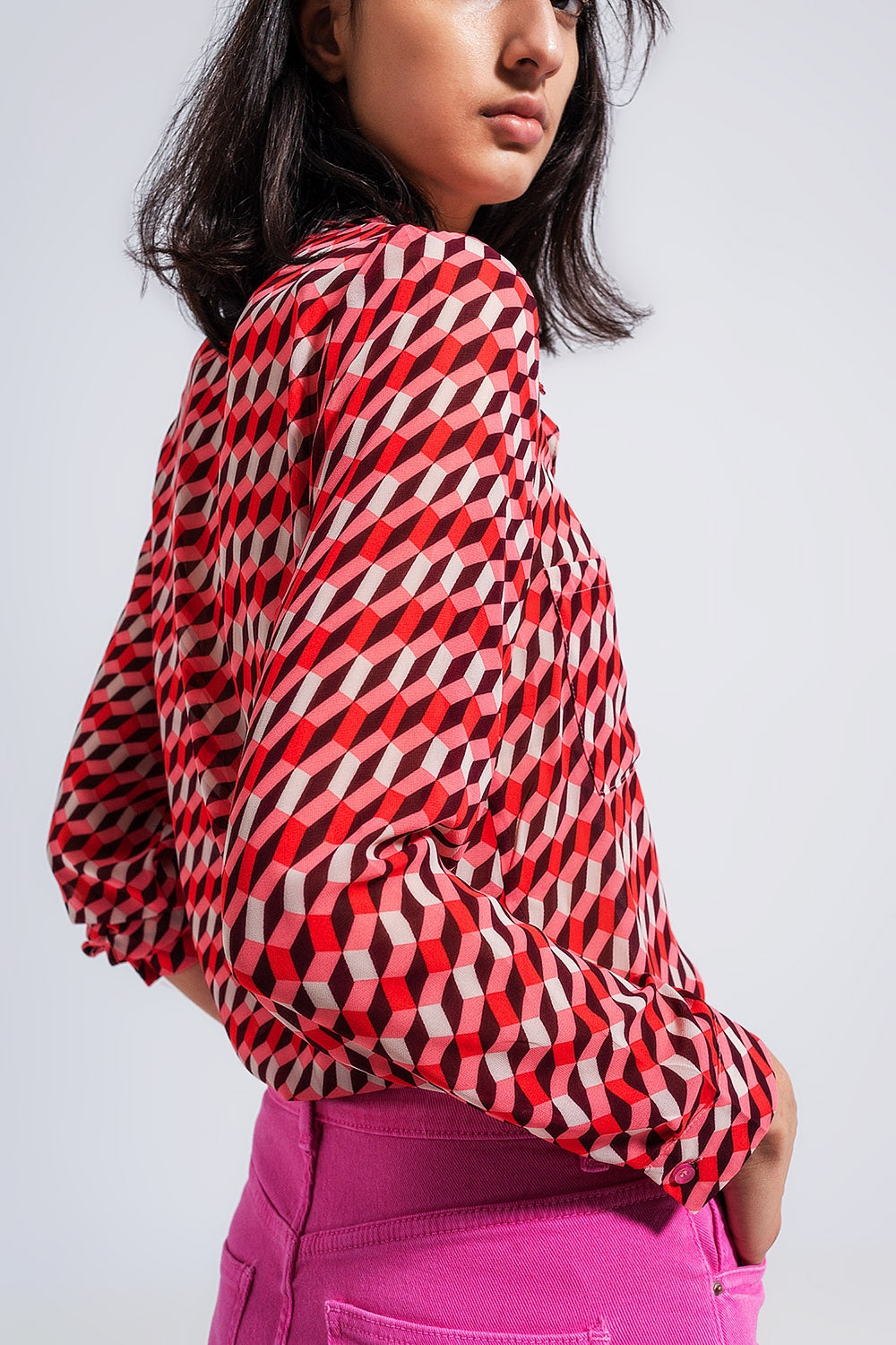 Camisa de manga comprida com impressão geométrica e colarinho de lapela