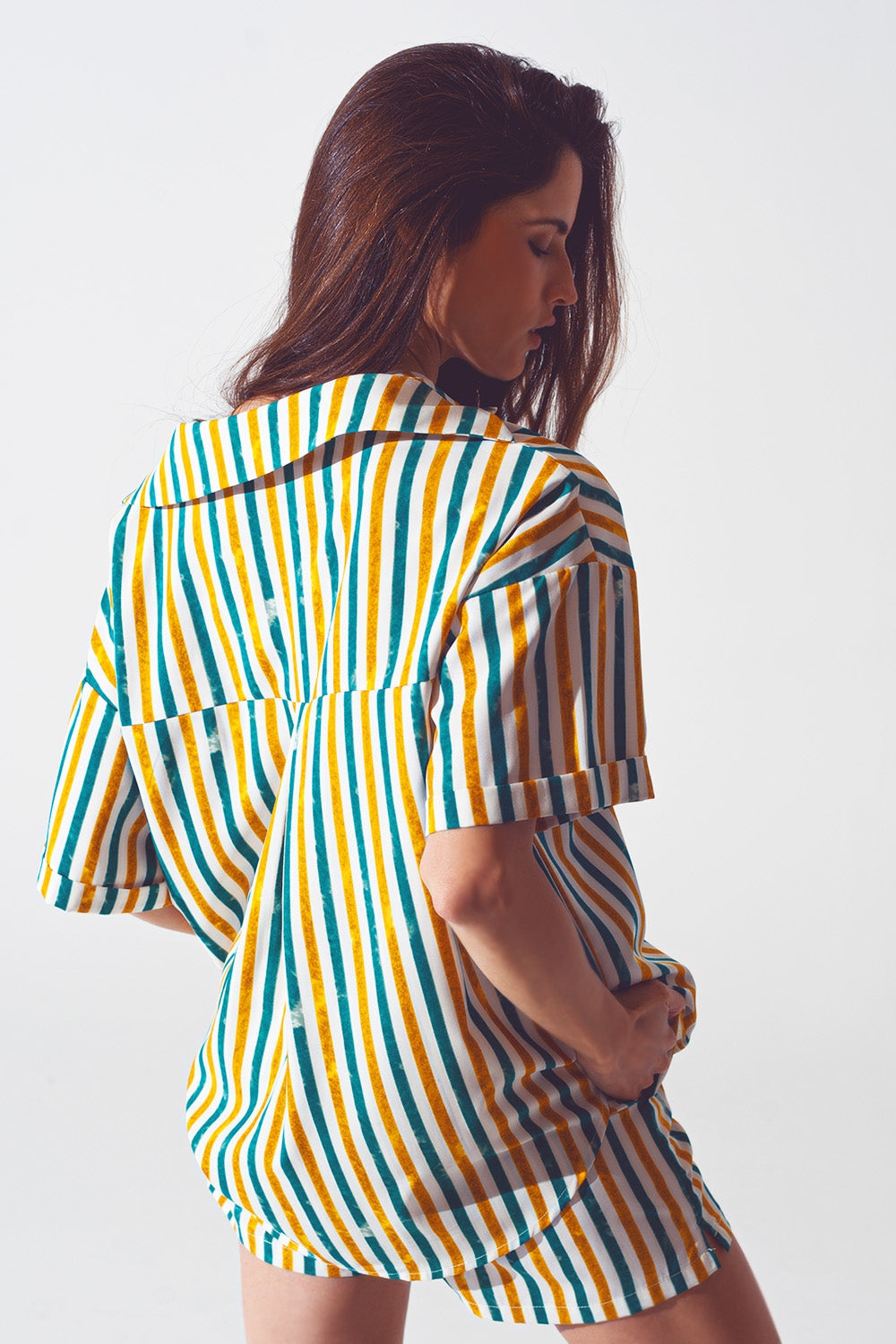 Camisa descontraída em risca verde