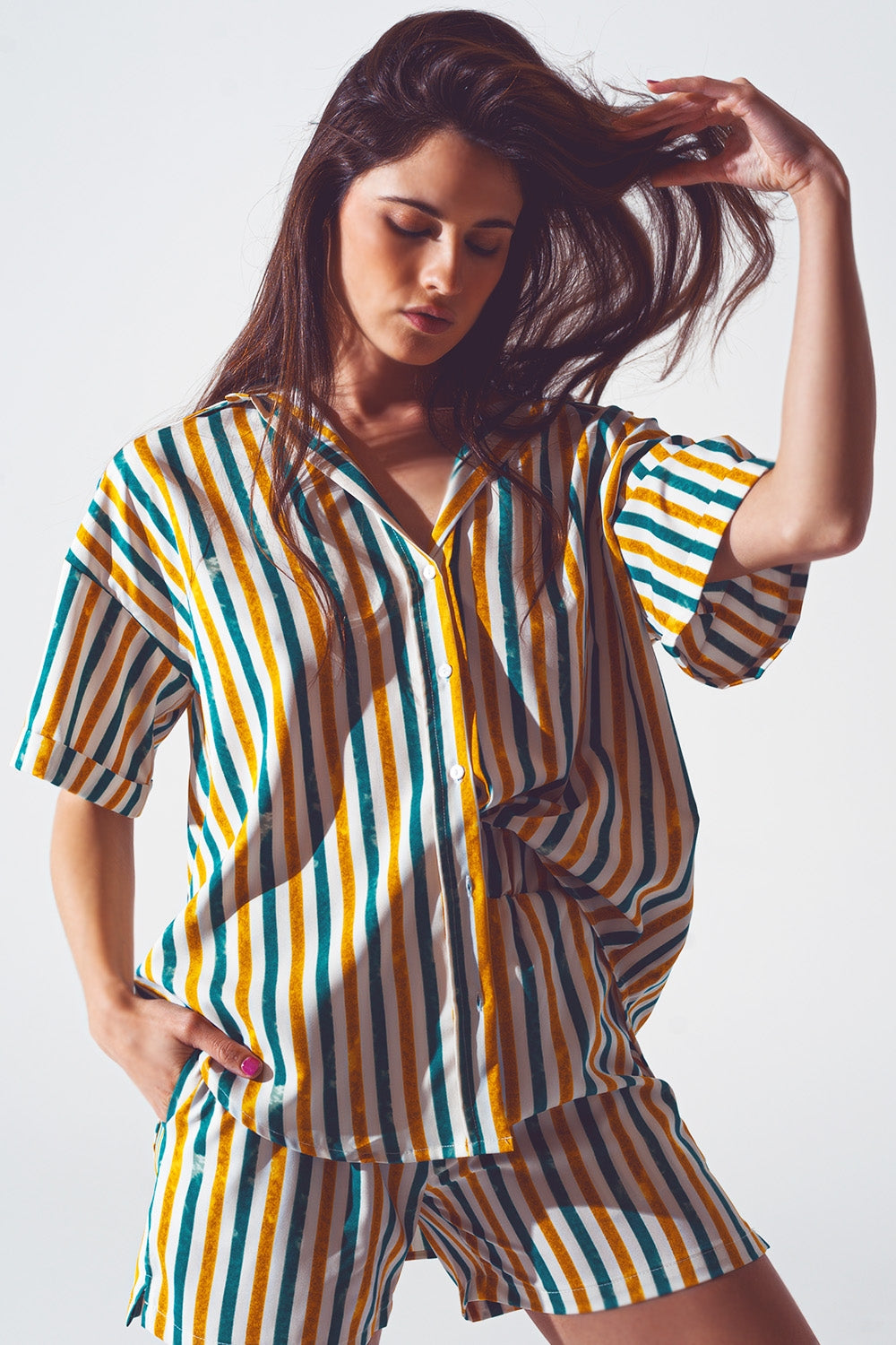 Camisa descontraída em risca verde