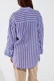 Camisa Lavanda com riscas roxas e bolsos no peito