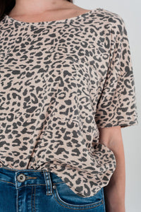 Camisa leopardo rosa com cordões nas costas