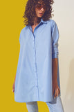 Q2 Camisa oversized azul claro