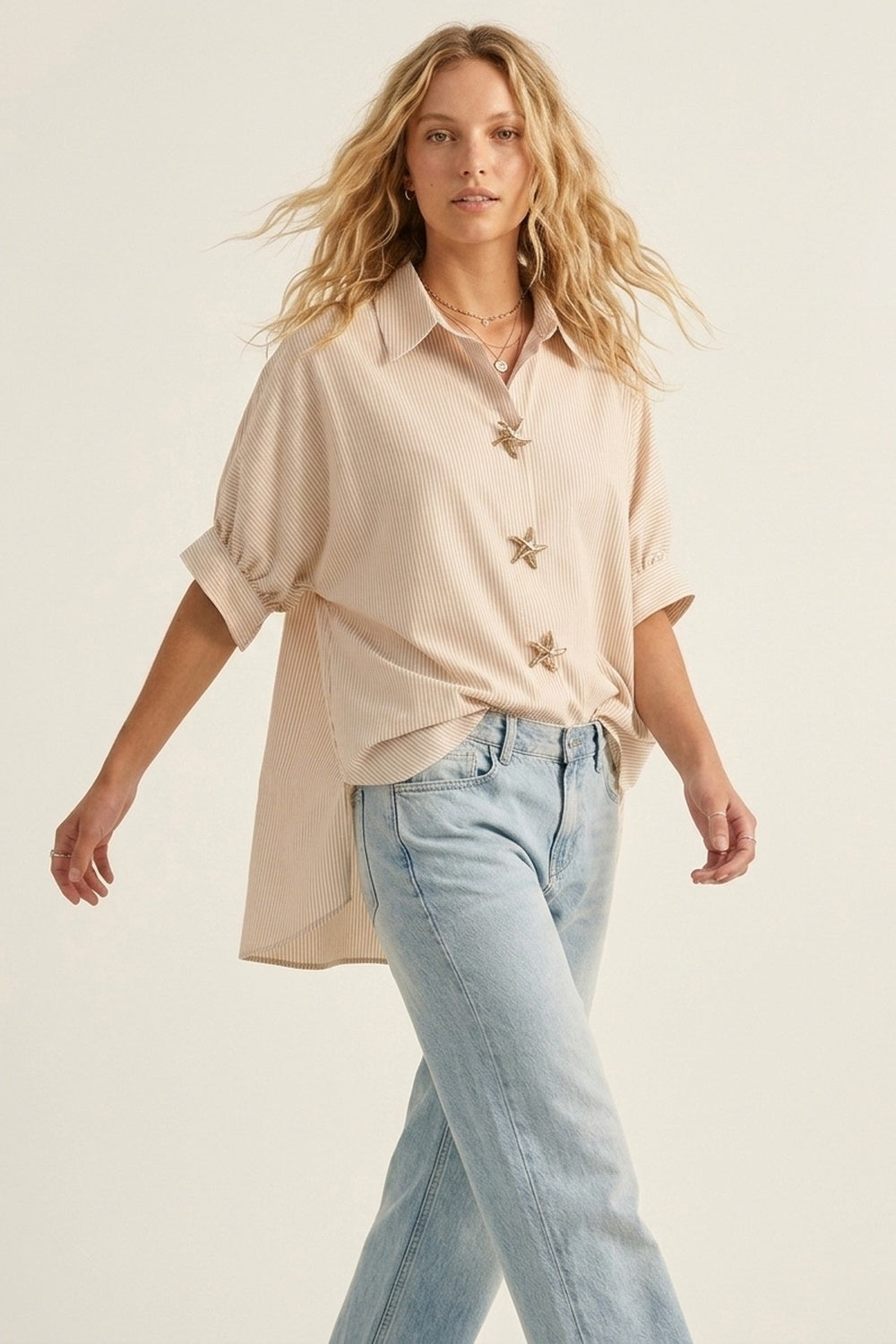 Camisa Oversized com Botão de Estrela Listrada em bege