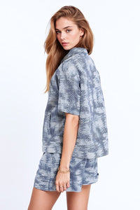 Camisa pólo com botões em azul Tie Dye