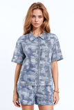 Q2 Camisa pólo com botões em azul Tie Dye