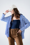 Q2 Camisa popeline com listras verticais em azul e bolso no peito