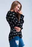 Q2 Camisa preta impressa floral
