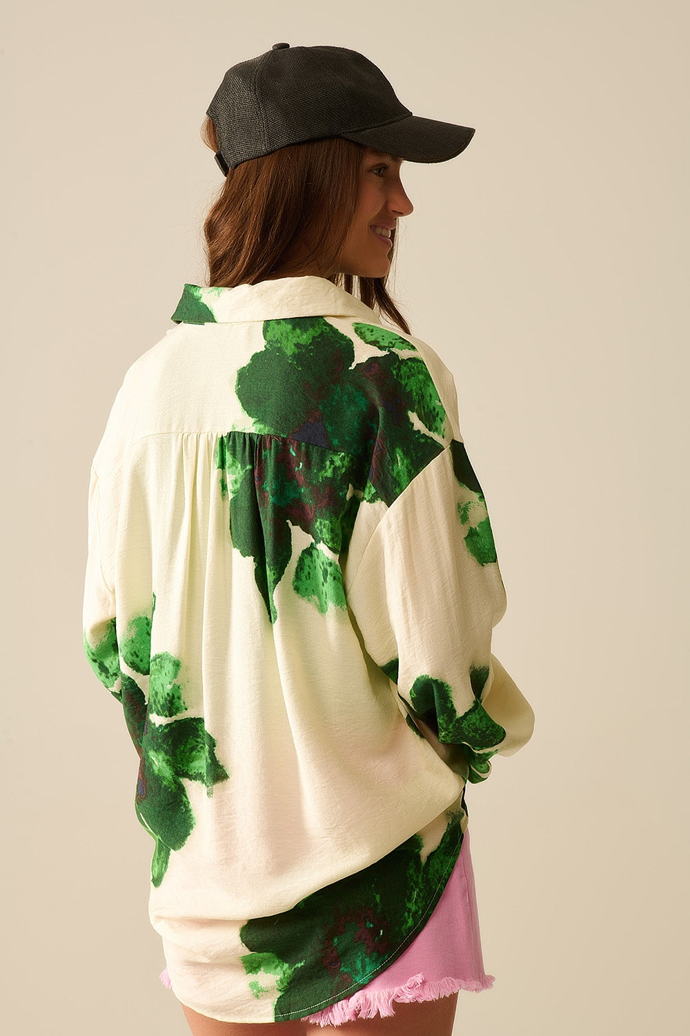 Camisa Relaxada com Estampa de Flores Grandes em Verde