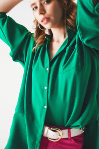 Camisa verde com detalhe de bolsillo