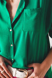 Camisa verde com detalhe de bolsillo