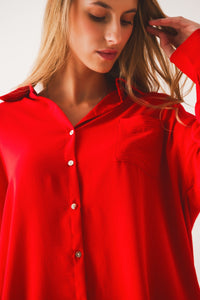 Camisa vermelha com detalhe de bolsillo
