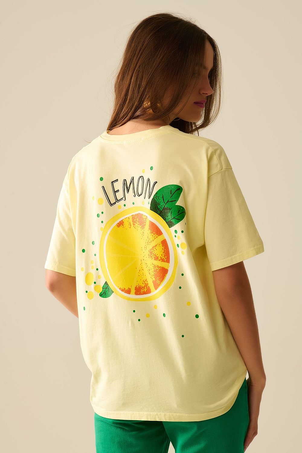Q2 Camiseta amarela fabricada na Itália com estampa de limão