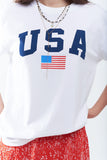 Camiseta branca larga e longa com logo dos USA