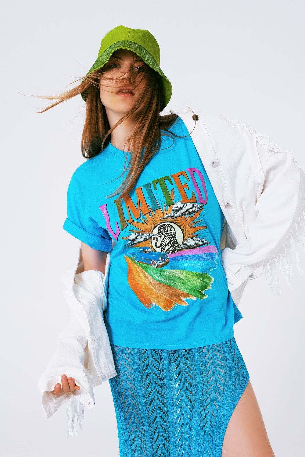 Q2 Camiseta com estampa gráfica limitada em azul
