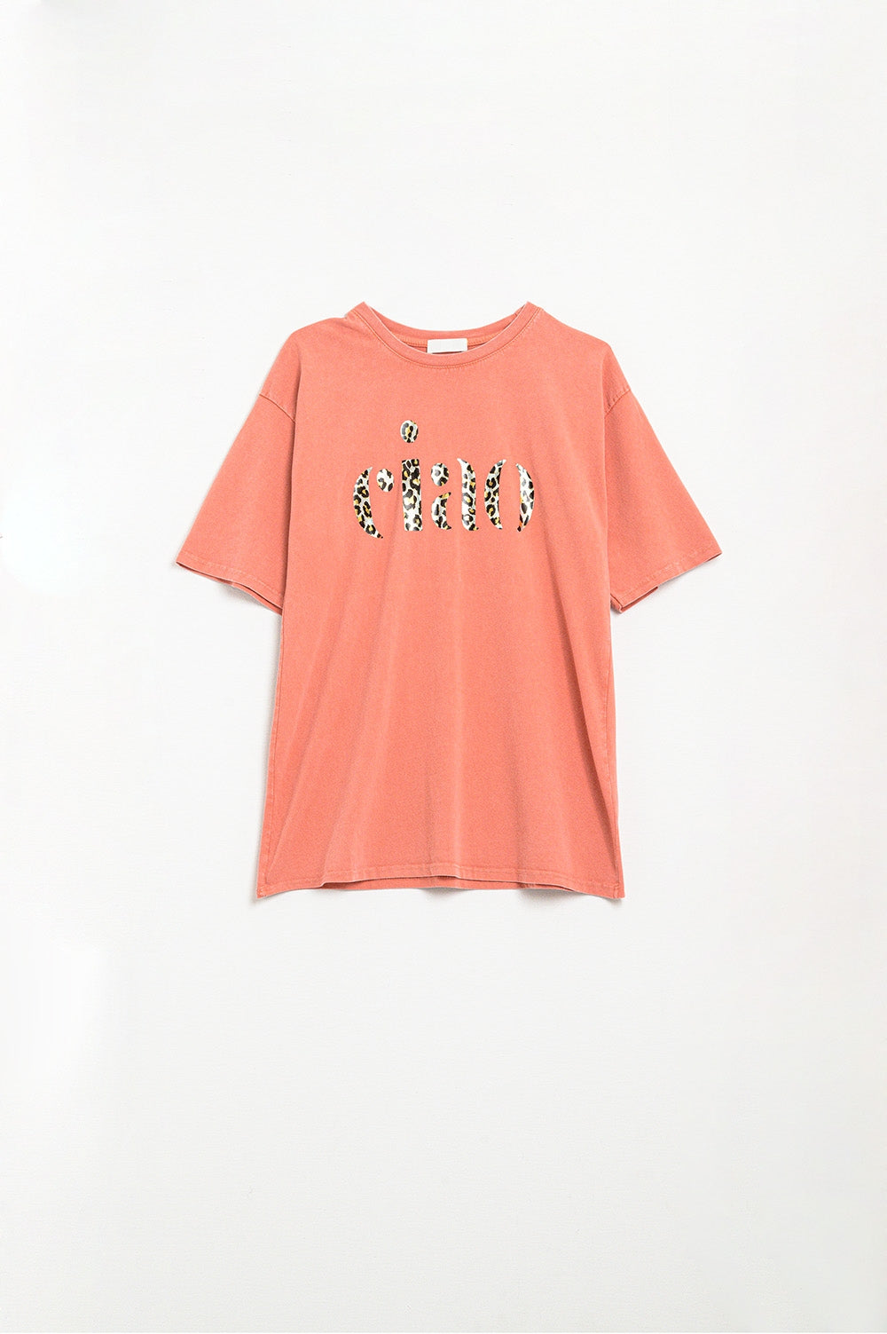 Q2 Camiseta laranja relaxada com Ciao em estampa de leopardo