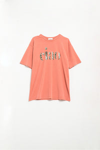 Q2 Camiseta laranja relaxada com Ciao em estampa de leopardo