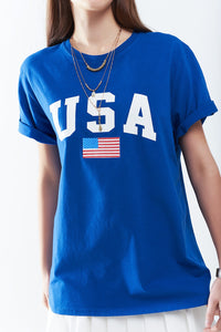 Camiseta longa azul solta com logotipo dos USA