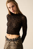 Q2 Camiseta preta de renda cropped com mangas compridas