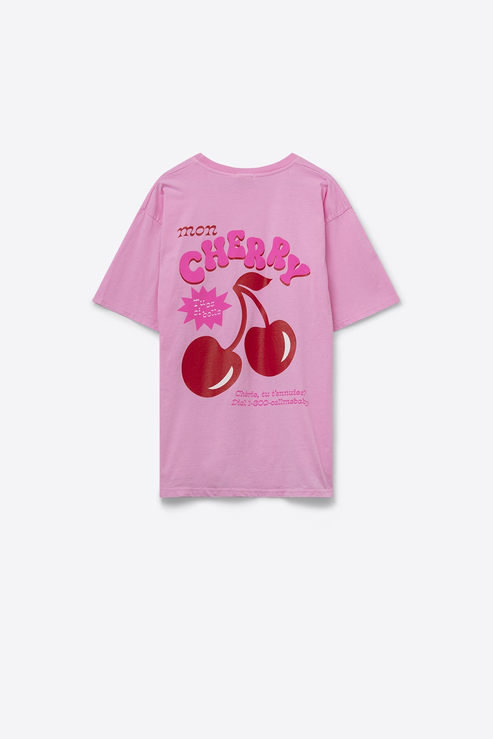 Camiseta rosa com cereja no logotipo e letras