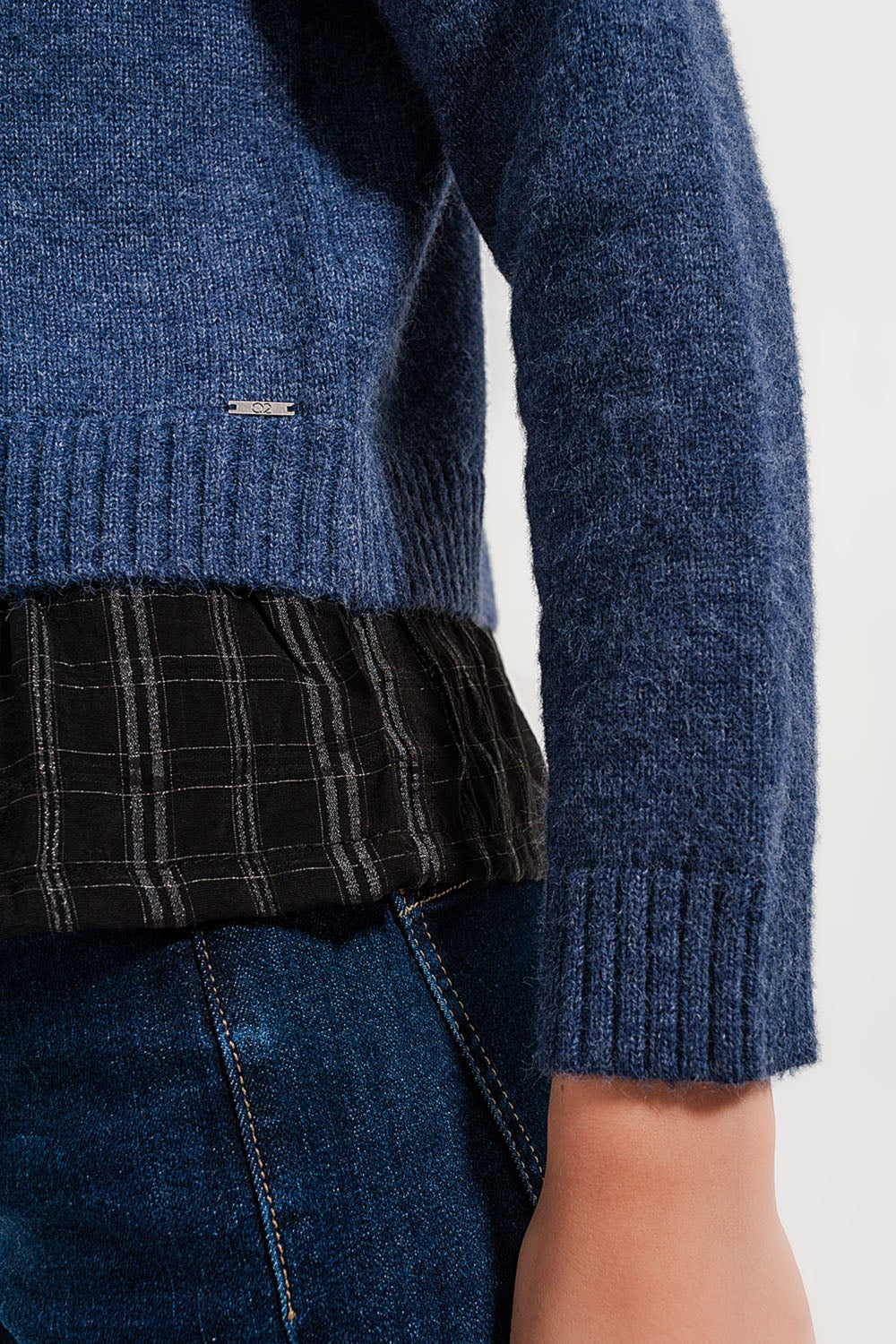 Camisola 2 em 1 com camisa por baixo em azul-marinho