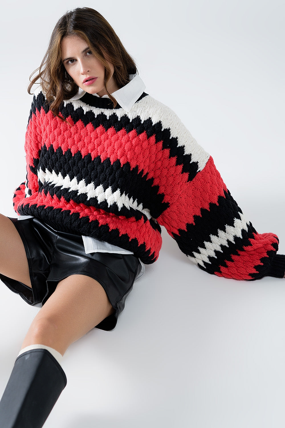 Q2 camisola às riscas vermelhas em ziguezague de grandes dimensões