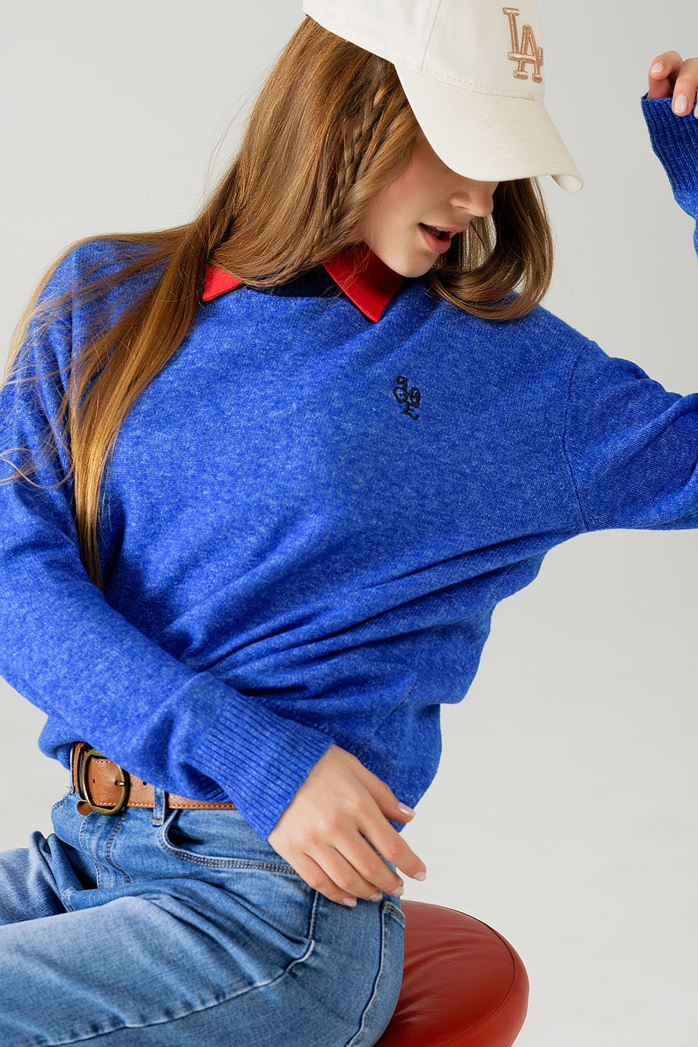 Q2 Camisola azul com gola em contraste e logótipo do amor no peito