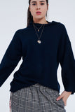 Q2 Camisola azul de gola aberta