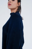 Camisola azul de gola aberta