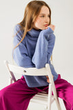 Q2 Camisola azul solta com mangas caídas