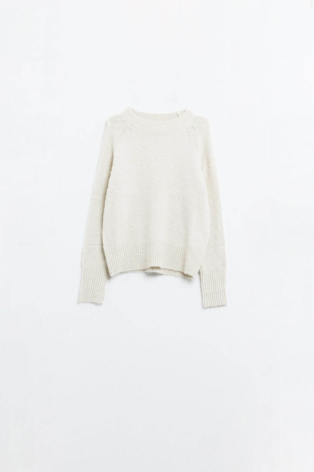 Q2 Camisola básica de malha com gola redonda em cor creme