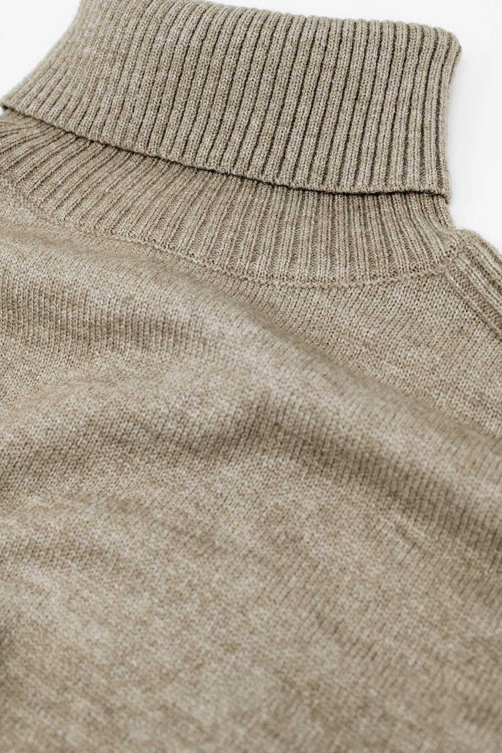 camisola bege larga com mangas caneladas