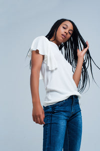 Camisola branca com detalhe de babados