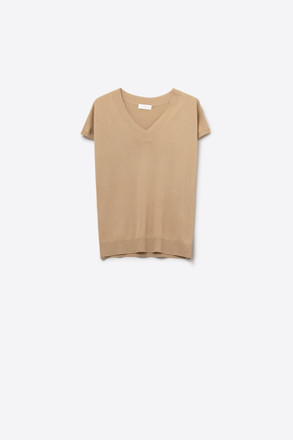 Q2 Camisola camel de malha leve com gola em V e mangas curtas