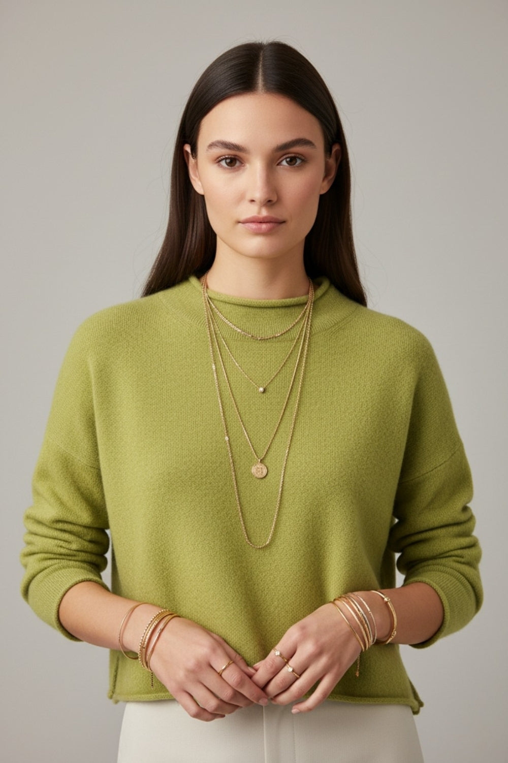 camisola caqui de corte com bainha e gola