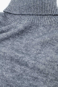 Camisola cinzenta solta com mangas caídas