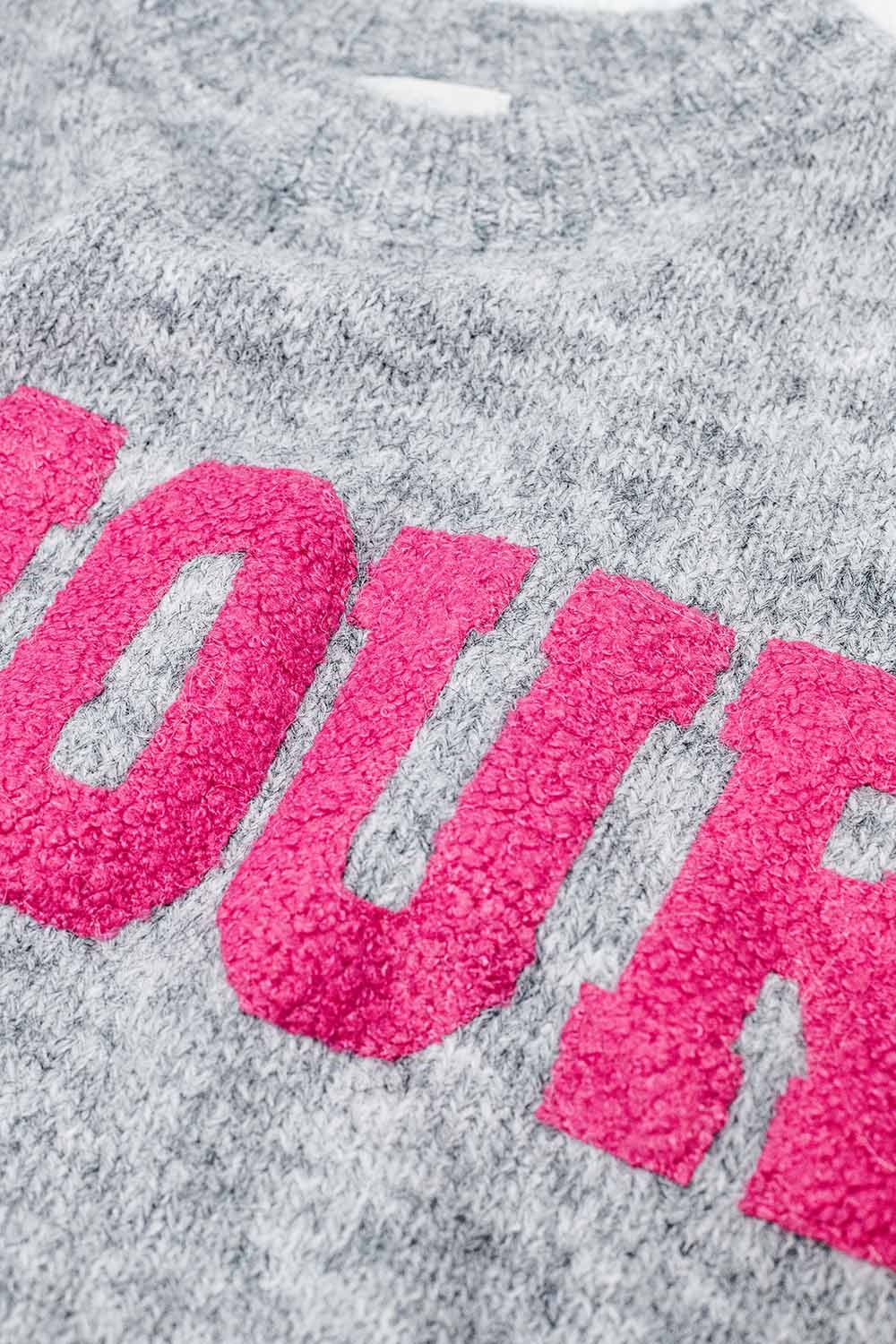 Q2 Camisola cinzenta super macia com o texto Amour no peito