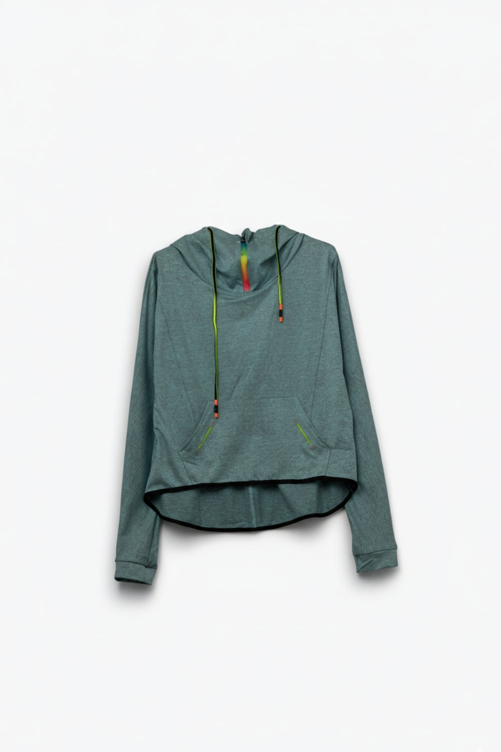 Q2 Camisola cinzento-esverdeada com pormenores de renda e fecho de correr