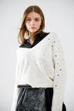 Camisola com decote em V e estrelas metálicas