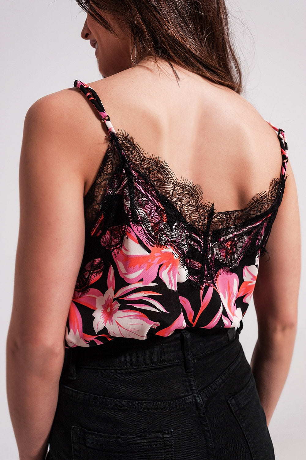 Camisola com estampa floral e debrum de renda