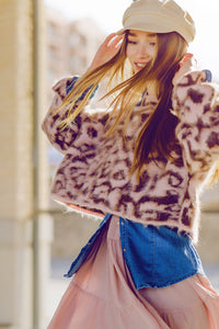 Camisola com estampado de leopardo cor-de-rosa em malha de lã