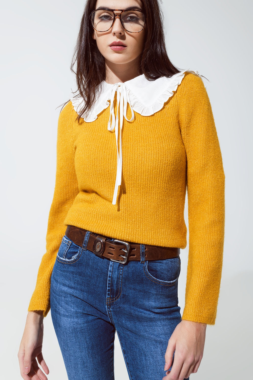 Q2 Camisola com gola redonda e canelado em mustard