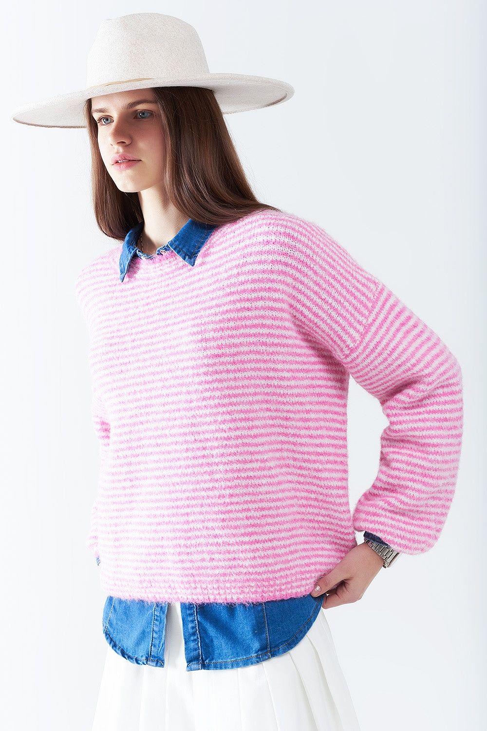 Q2 Camisola cor-de-rosa com riscas brancas