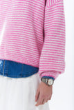Camisola cor-de-rosa com riscas brancas
