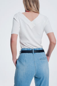 Camisola creme com decote em V