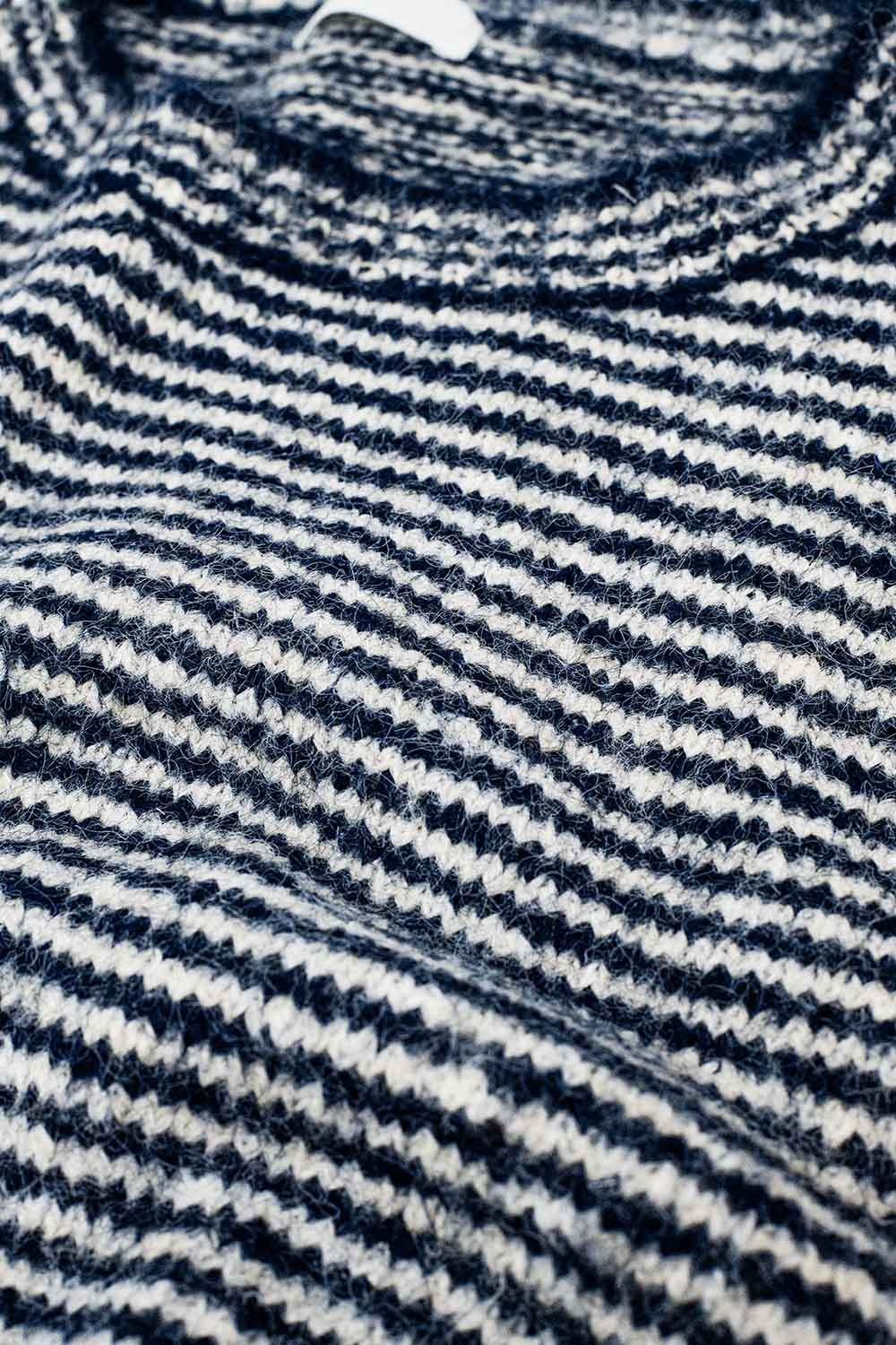 Camisola de corte descontraído em azul-marinho e branco