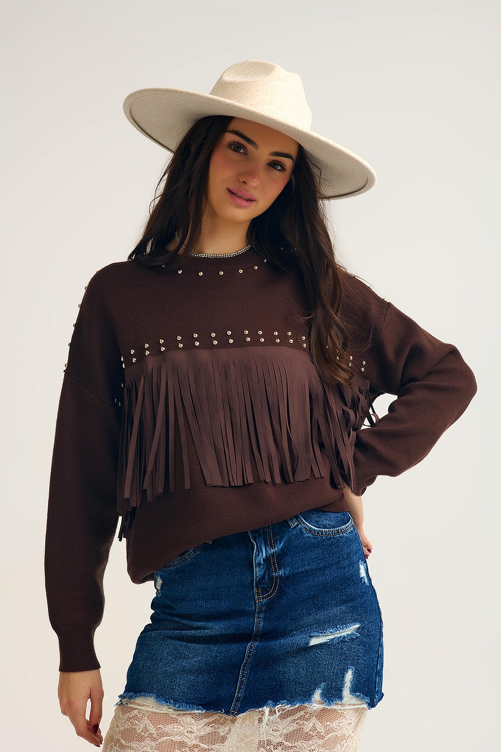 Camisola de franjas castanha com pormenores metálicos