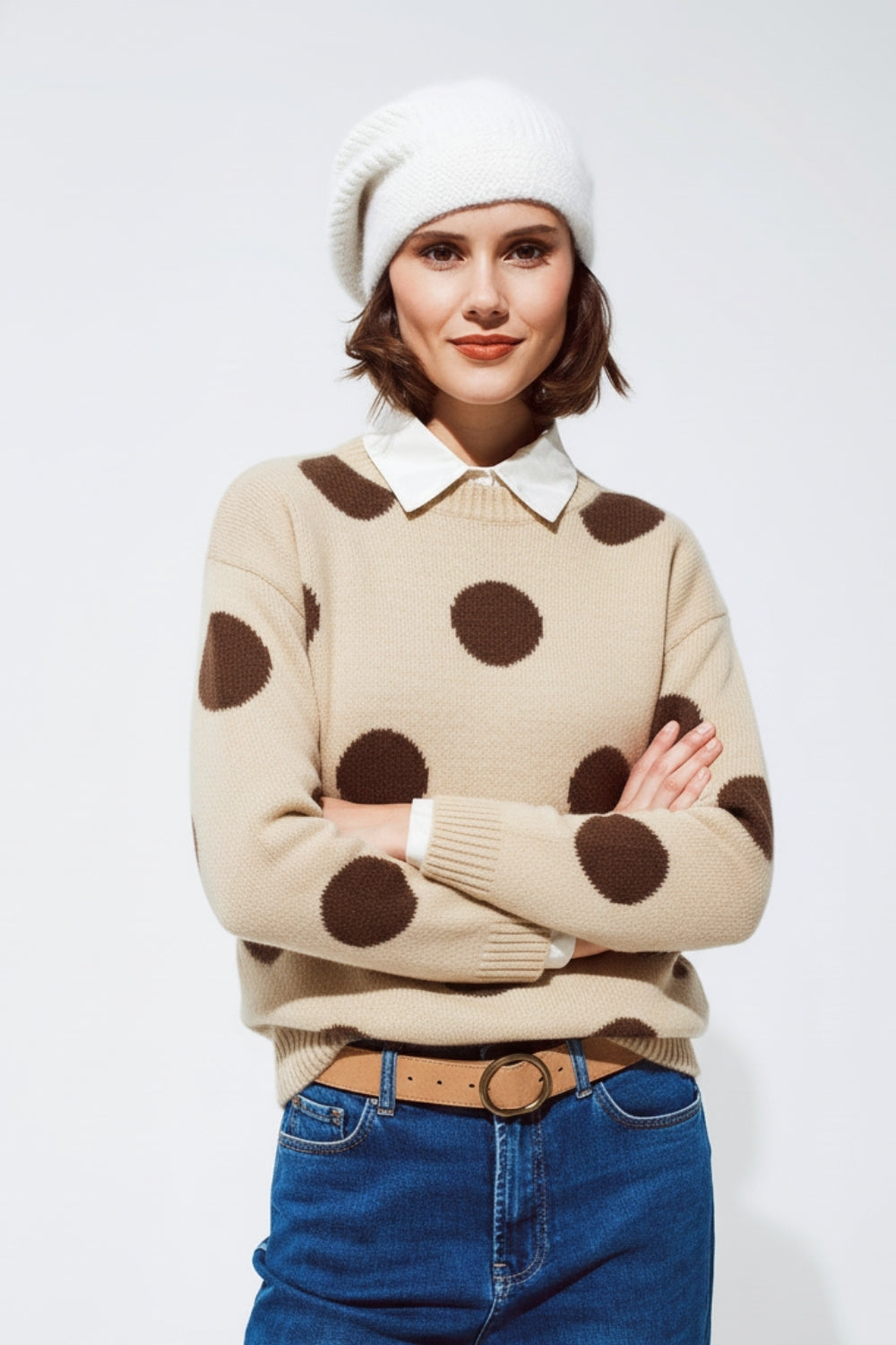 Camisola de gola alta às bolinhas com mangas em sino em creme